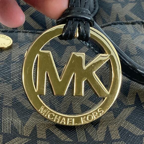 MICHAEL KORS, BLACK AND BROWN SIGNATURE PRINT SHOULDER BAG - Picture 16 of 16